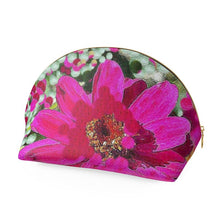 Carica l'immagine nel visualizzatore di Gallery, Beauty in pelle con stampa artistica