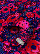 Load image into Gallery viewer, Carta da parati linea Una casa nel bosco