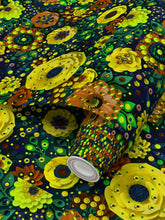 Load image into Gallery viewer, Carta da parati linea Una casa nel bosco