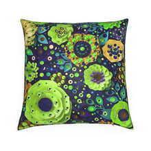 Carica l'immagine nel visualizzatore di Gallery, Elegante cuscino linea Una casa nel bosco esterni