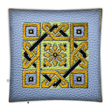 Carica l'immagine nel visualizzatore di Gallery, Cuscino da pavimento linea- Ara pacis-