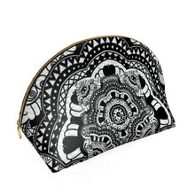 Carica l'immagine nel visualizzatore di Gallery, Astuccio beauty in pelle linea Multi grafica