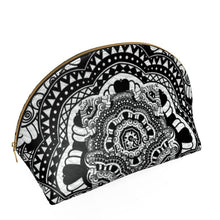 Carica l'immagine nel visualizzatore di Gallery, Astuccio beauty in pelle linea Multi grafica