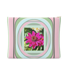 Load image into Gallery viewer, Pochette in pelle con stampa linea Le margherite
