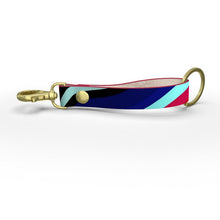 Carica l'immagine nel visualizzatore di Gallery, Porta chiave in pelle linea Arte