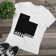 Carica l'immagine nel visualizzatore di Gallery, Men’s Presenter V-peck Laila Lago & C. by Iannilli Antonella