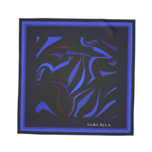 Carica l'immagine nel visualizzatore di Gallery, Foulard in seta linea Donna mare riflessi