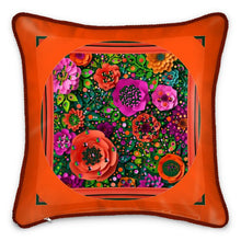 Carica l'immagine nel visualizzatore di Gallery, cuscino di seta linea una casa nel bosco