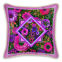 Carica l'immagine nel visualizzatore di Gallery, cuscino in seta linea una casa nel bosco