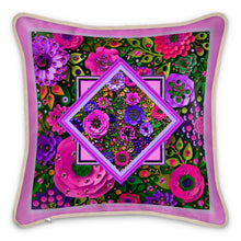 Carica l'immagine nel visualizzatore di Gallery, cuscino in seta linea una casa nel bosco