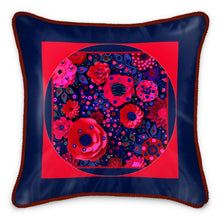 Carica l'immagine nel visualizzatore di Gallery, cuscino in seta linea una casa nel bosco