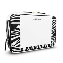 Load image into Gallery viewer, Borsetta in pelle beauty Linea Mistero 2
