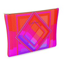 Load image into Gallery viewer, Pochette in pelle con stampa artistica linea Arcani maggiori 2
