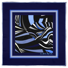 Load image into Gallery viewer, Foulard in seta linea Donna  mare riflessi
