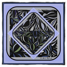 Load image into Gallery viewer, Foulard  in seta linea Donna mare riflessi
